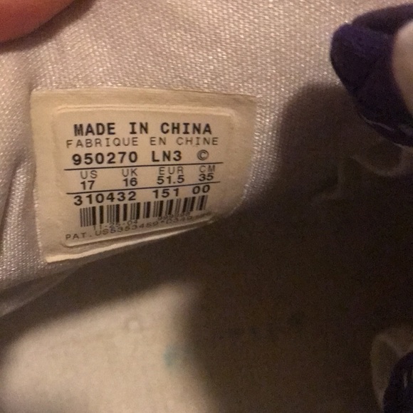 Game Worn Dual Autographed PJ Brown Charlotte Hornets NBA size 17 Nike Sneakers - Picture 5 of 8